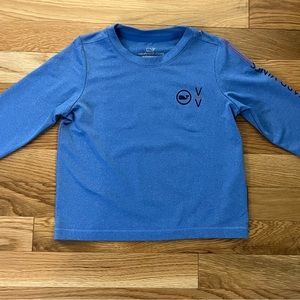 2T vineyard vines performance material long sleeve shirt. GUC